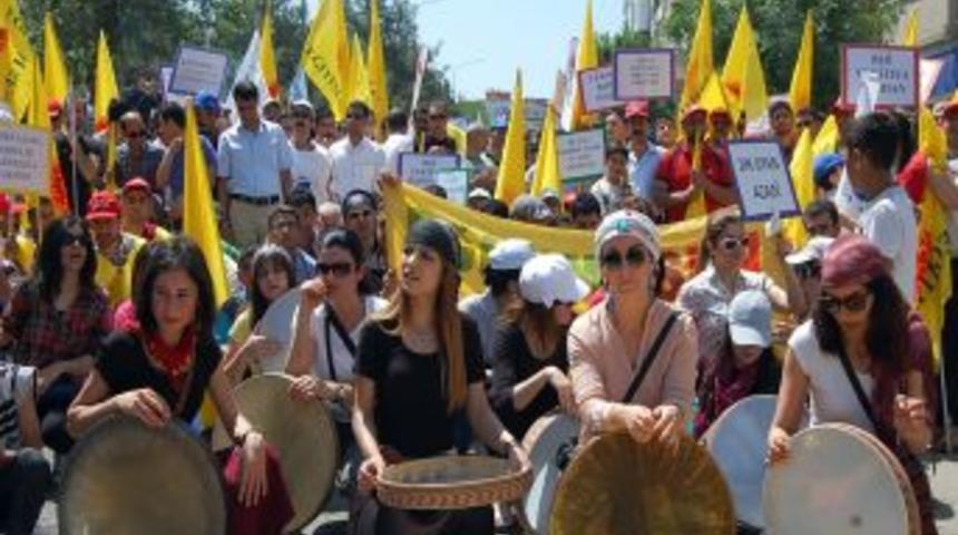 Batman'da Yasa Dışı Pankart Gerginliği