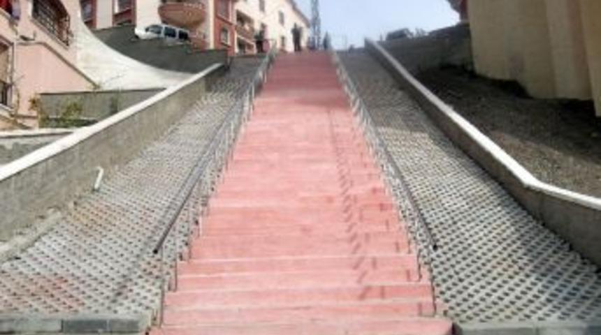 Ke&ccedil;i&ouml;ren'de Yeni Merdivenli Yollar