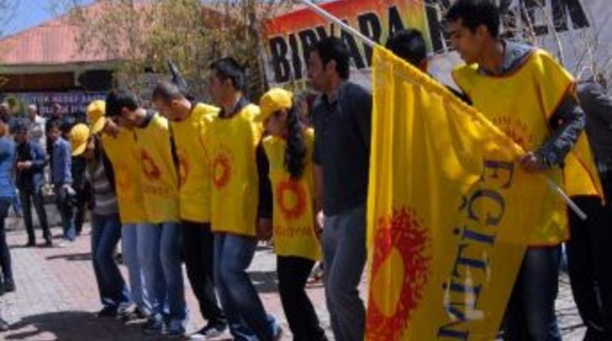 Y&uuml;ksekova&rsquo;da 1 Mayıs Kutlamaları