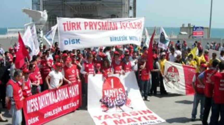 Mudanya'da 1 Mayıs'a Halaylı Kutlama