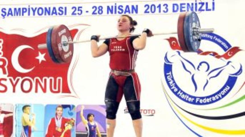 Sakarya T&uuml;rk Telekom Spor Kul&uuml;b&uuml;'nde Sema Acart&uuml;rk Sevinci