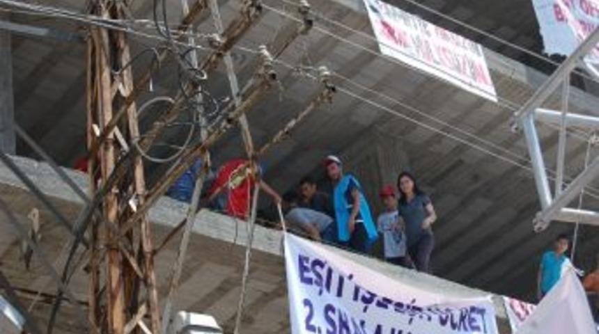 1 Mayıs&rsquo;ı İzlerken Elektrik Akımına Kapıldı