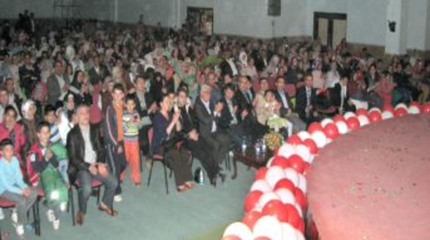 Serhat Lisesi'nin 'Kutlu Doğum' Programı Salona Sığmadı