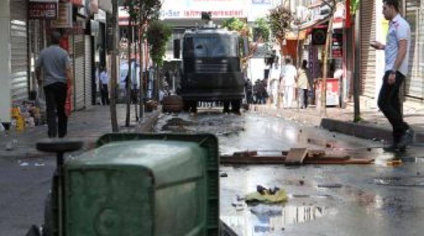 Fulya&rsquo;da Biber Gazı Kovanı Evin I&ccedil;ine Girdi