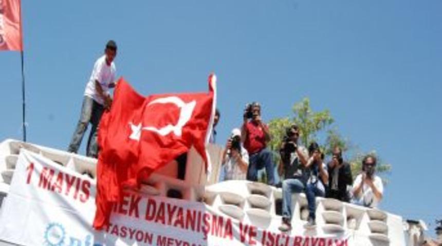 1 Mayıs Kutlamalarında Bayrak Gerginliği