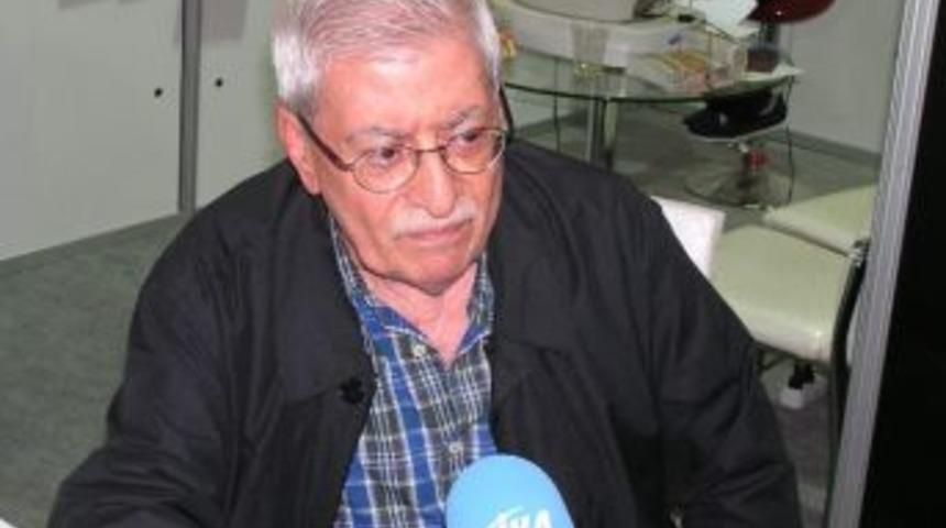 Yazar Rasim &Ouml;zden&ouml;ren: