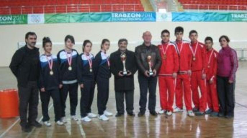 Erzincanlı Badmintoncular T&uuml;rkiye Finallerine Katılıyor
