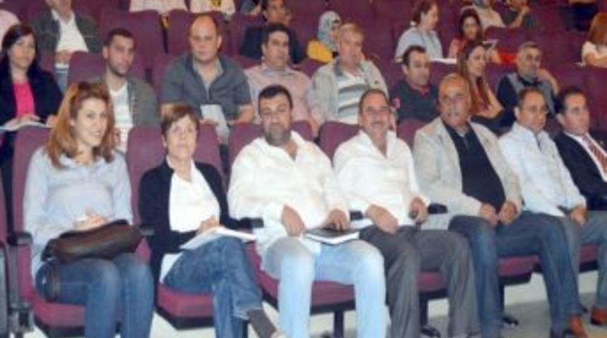 Edremit Ak Parti Siyaset Akademisi Eğitimlerine &Uuml;nl&uuml; Akademisyenler Konuk Oluyor