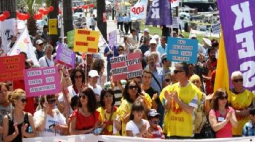 Ayvalık&rsquo;ta Kesk&rsquo;in 1 Mayıs Coşkusu