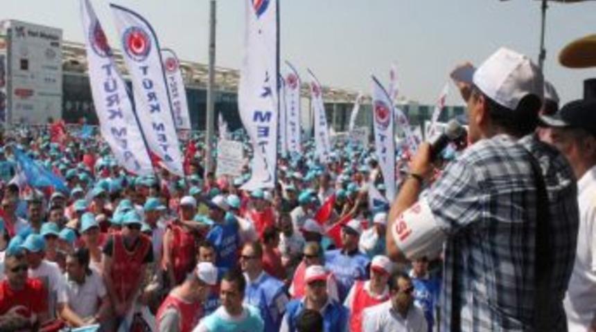 Bursa'da 1 Mayıs&rsquo;ta Disk-t&uuml;rk Metal Gerginliği