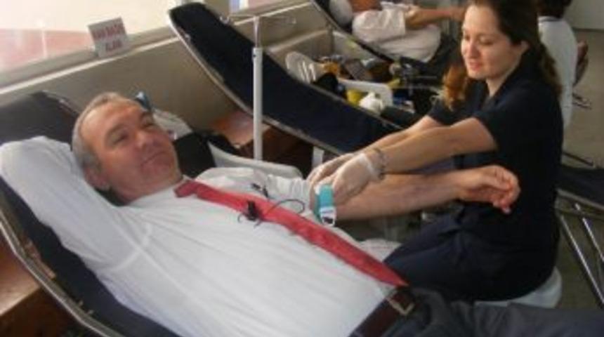 &Ouml;ğrenci Velilerinden Kan Bağışına Destek