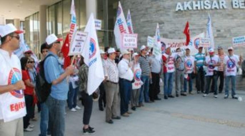 Eğitim-iş Akhisar Temsilciliği, 1 Mayıs İş&ccedil;i Bayramını Kutladı