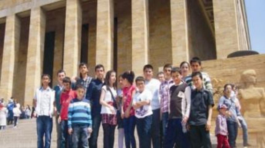 Akdağmadeni&rsquo;nde Başarılı &Ouml;ğrenciler Ankara'yı Gezdi