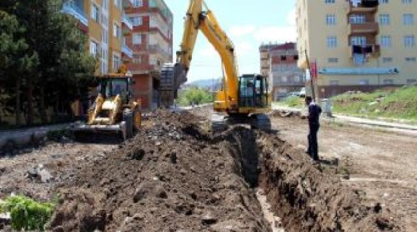 Suşehri&rsquo;nin İl&ccedil;e Giriş Yolları Yeniden Yapılıyor