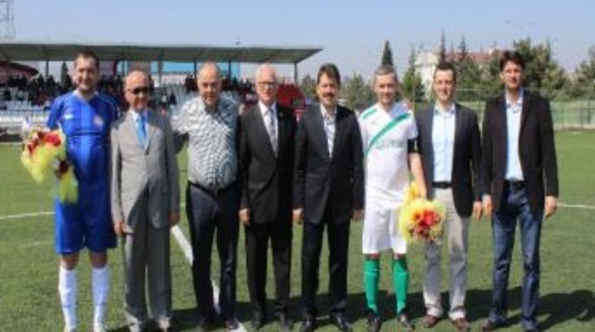 Karadeniz Baroları Futbol Turnuvası Başladı