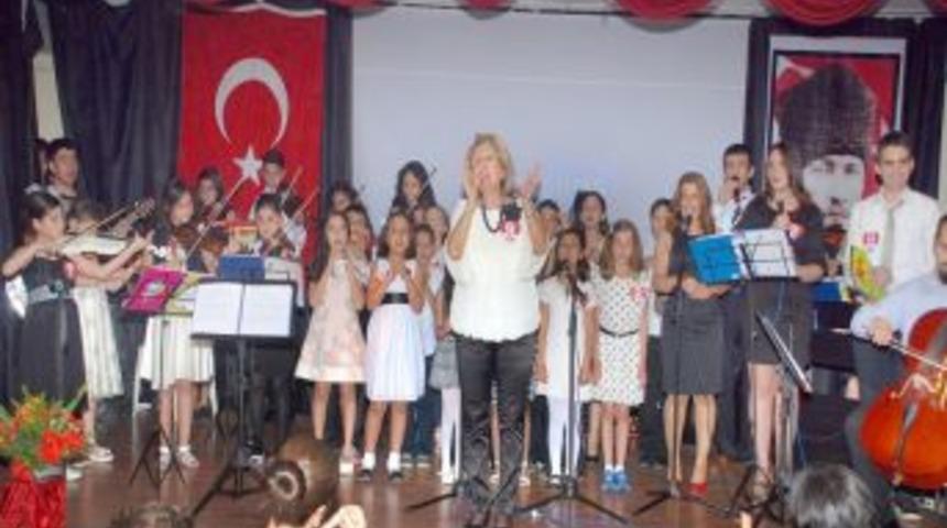 &Ouml;ğrenci Ve Veliler 8. Manavgat Keman Resitali'nde Buluştu