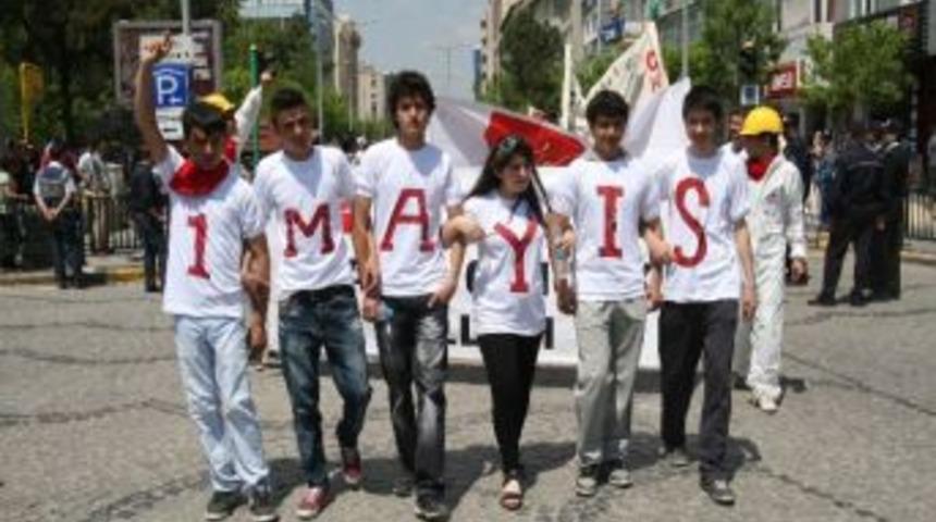 Uşak&rsquo;ta &ldquo;bir Mayıs Emek Ve Dayanışma G&uuml;n&uuml;&rdquo; Kutlandı