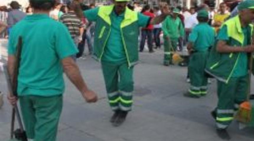 &Ccedil;&ouml;p&ccedil;&uuml;ler 1 Mayısta Hem &Ccedil;alıştı, Hem Oynadı