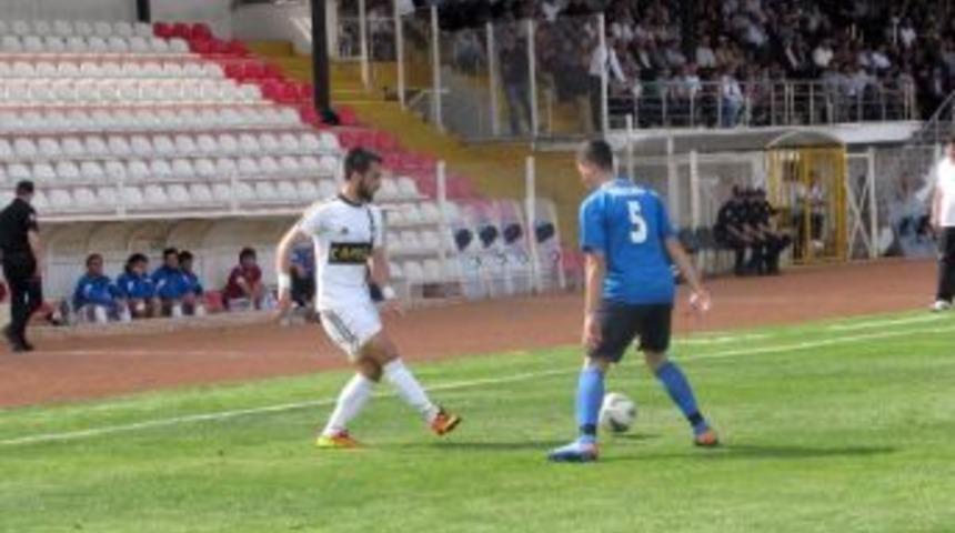 Sorgun Belediyespor Baraj Ma&ccedil;ında Sarıkaya Belediyespor&rsquo;u 1-0 Yendi