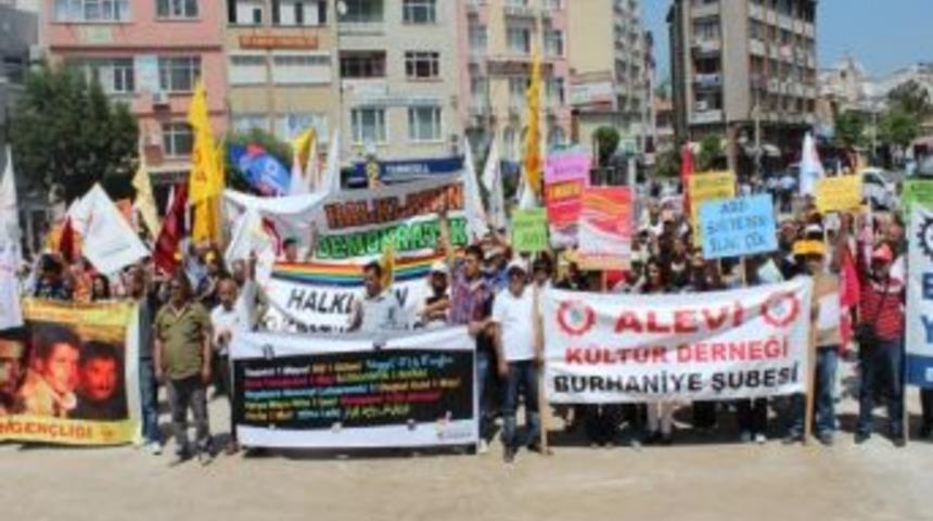 Burhaniye&rsquo;de Chp 1 Mayıs&rsquo;ı Sanayi Sitesi&rsquo;nde &Ccedil;alışanlarla Kutlandı