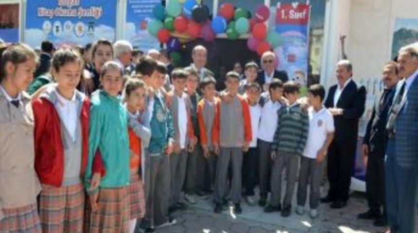 Sarıkaya&rsquo;da 'Kumbaram Dolsun, Sarıkaya Kitap Okusun Şenliği' Devam Ediyor