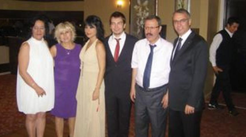 &Ccedil;imenoğlu ailesinde d&uuml;ğ&uuml;n teleaşı