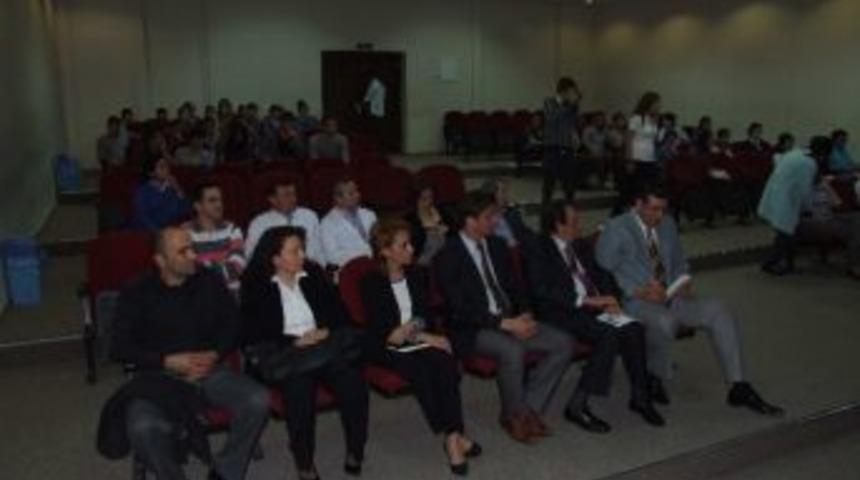 Seminer İle İş Hayatına Hazırlanıyorlar