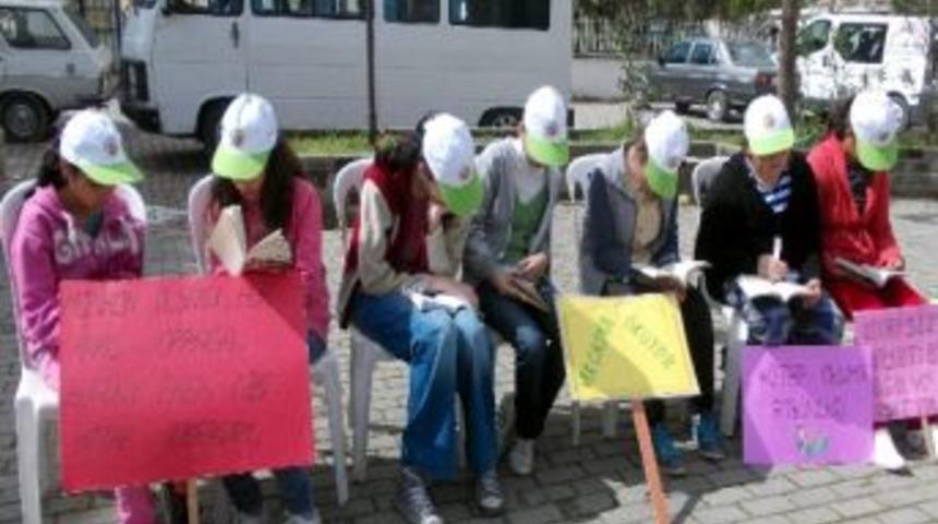 Ak&ccedil;aova&rsquo;da Okuma Kampanyası