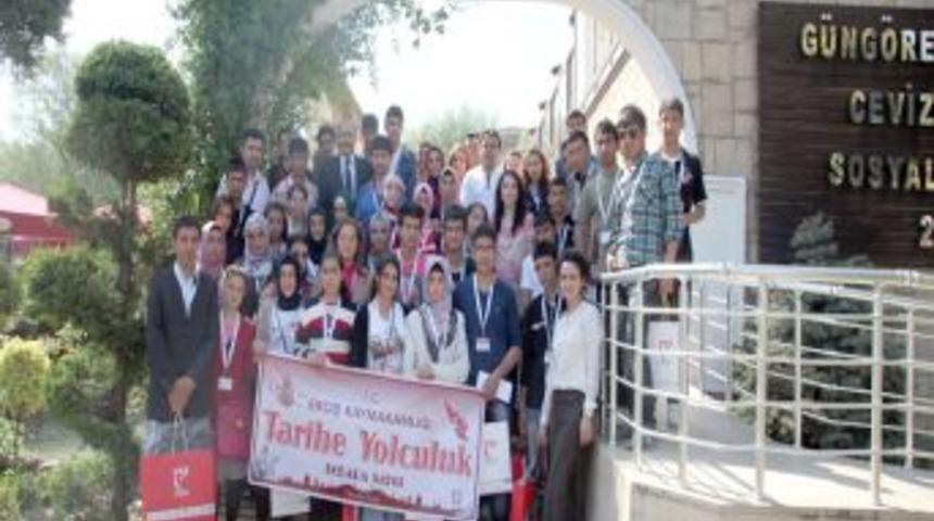 G&uuml;ng&ouml;ren Belediyesi Vanlı &Ouml;ğrencileri Ağırladı