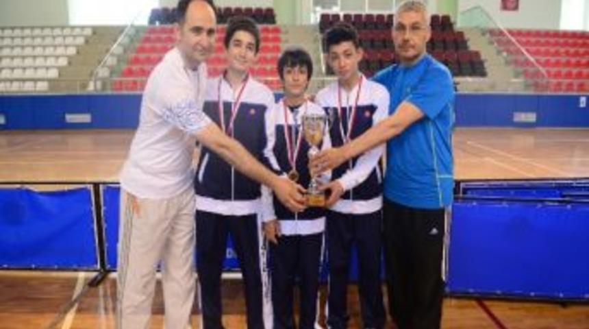 Bur&ccedil; &Ouml;ge Masa Tenisinde T&uuml;rkiye Şampiyonu Oldu