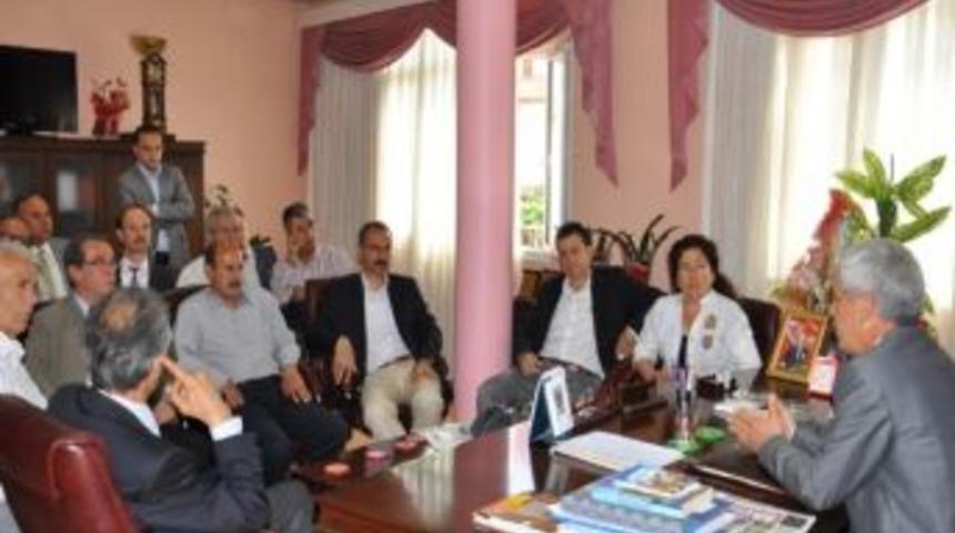 İzmir Kent Konseyleri Birliği&rsquo;ne Yeni Y&ouml;netim