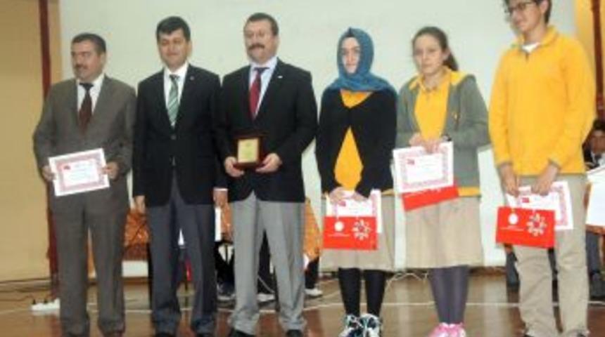 Aziziye Koleji, Liseler Arası Bilgi Yarışmasının Şampiyonu Oldu