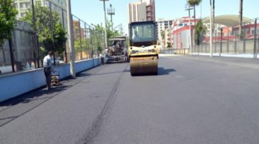 B&uuml;y&uuml;kşehir Spor Sahalarını Asfaltlıyor