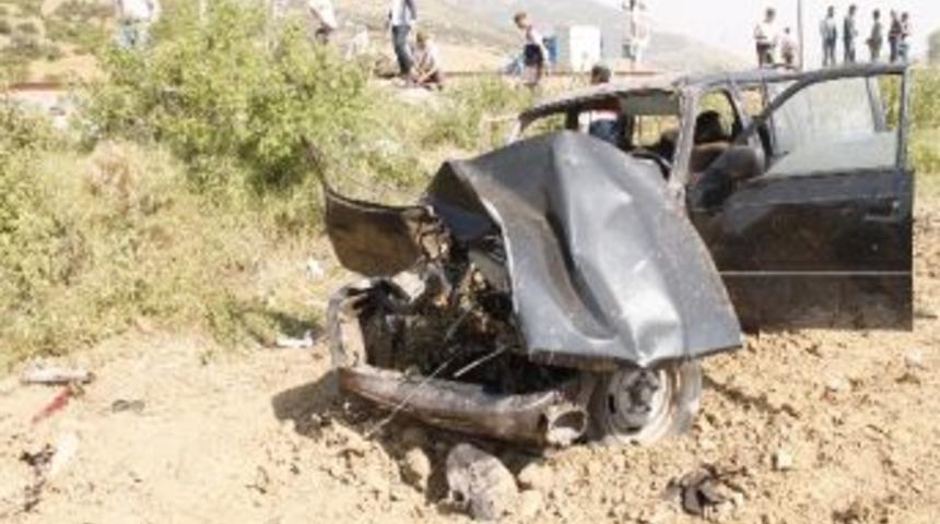 Selçuk'ta tren arabaya çarptı: 1 ölü, 2 yaralı