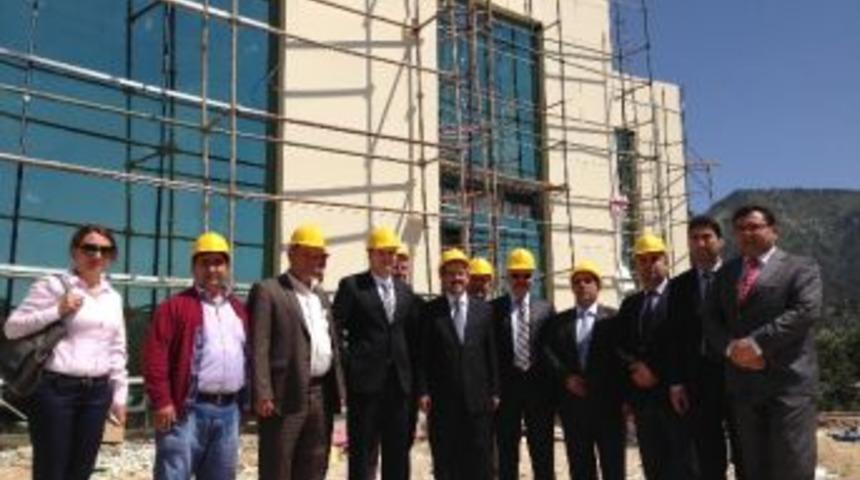 Ak Parti'li &Uuml;n&uuml;var&rsquo;dan İl&ccedil;elere Sağlık Yatırımları Turu