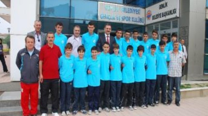 U 14 Takımını Yılmaz Uğurladı