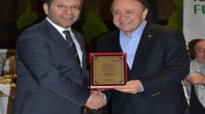 Samsun Barosu&rsquo;ndan 14 İl Barosuna Plaket