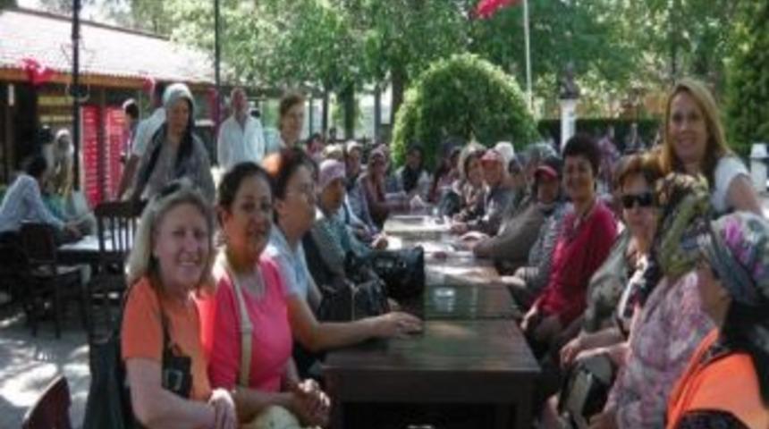 Chp İl Kadın Kolları, Selçuk'u Ziyaret Etti