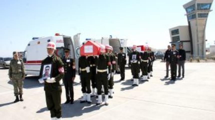 Iğdır'da Mayın Patlamasında Şehit Olan Askerler Memleketlerine G&ouml;nderildi