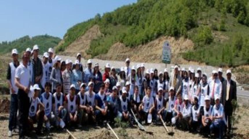 Gen&ccedil;lik Haftası Kutlamaları Ağa&ccedil;landırmayla Başladı