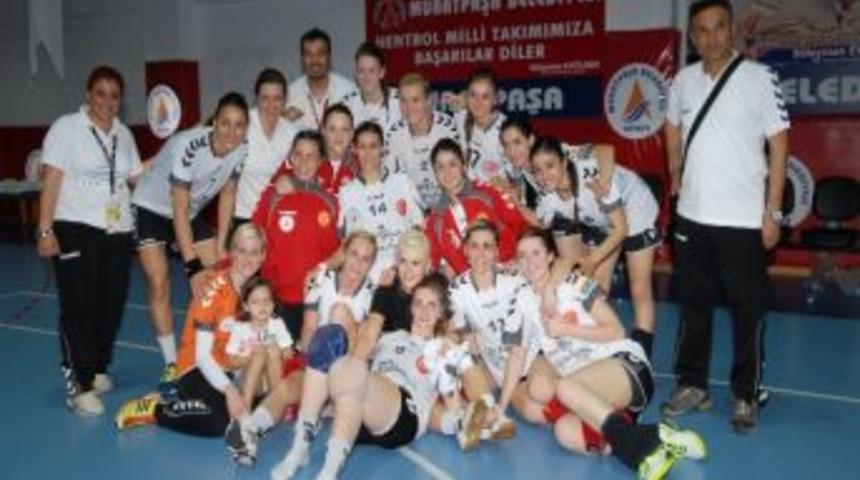 Paşa&rsquo;nın Melekleri Şampiyonluğa U&ccedil;uyor