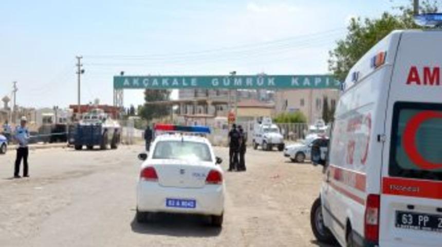 Ak&ccedil;akale G&uuml;mr&uuml;k Kapısı'nda Gerginlik, 1 Polis Ağır 7 Kişi Yaralı