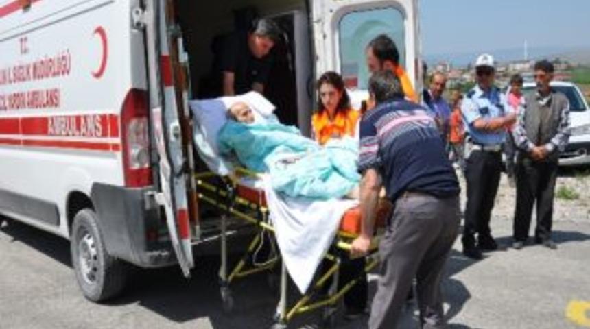 Yaşlı Hasta İçin Ambulans Helikopter Kalktı