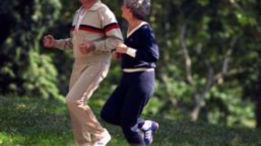 Yaşlıları Genç Tutacak 5 Vitamin