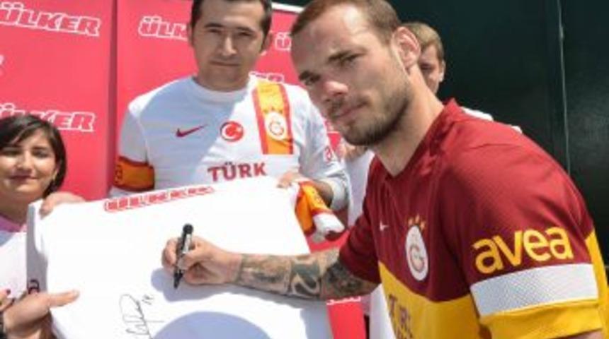 Galatasaray &lsquo;&Uuml;lker Ayın Gol&uuml;&rsquo; Yarışmasının Galibi Yine Wesley Sneijder