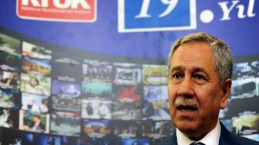 B&uuml;lent Arın&ccedil;&rsquo;tan Dizilerdeki Alkol Ve &Ouml;ğrenci G&ouml;r&uuml;nt&uuml;lerine Tepki