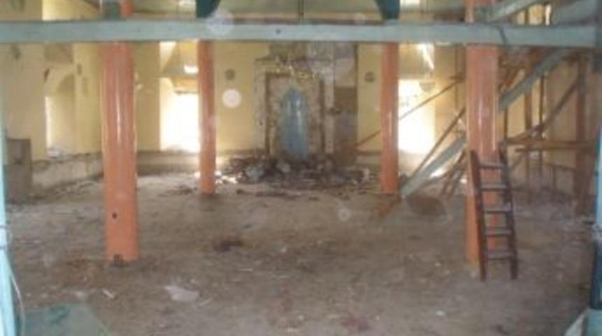 Tortum Şenyurt Merkez Camisinde Restorasyon &Ccedil;alışmaları Başlatıldı