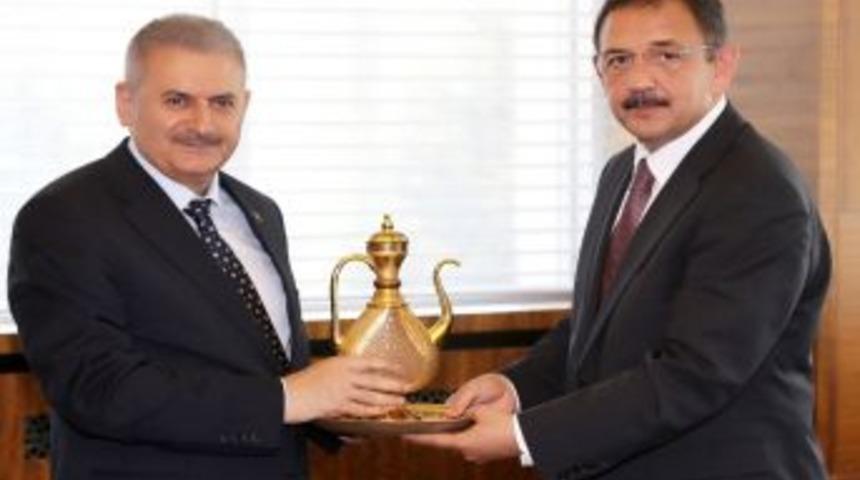 Bakan Yıldırım: Kayseri, T&uuml;rkiye'nin Y&uuml;k&uuml;n&uuml; Omuzlayan Şehir