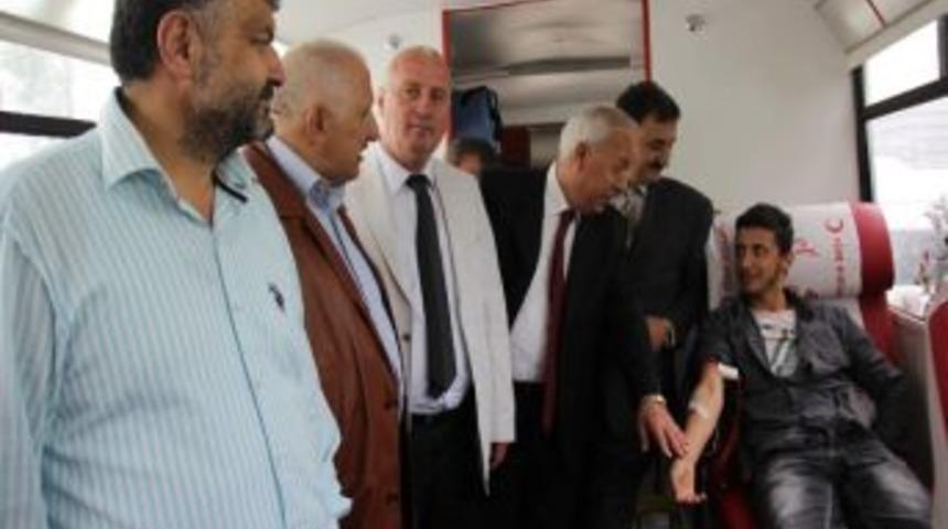 Dolmuş Şof&ouml;rlerinden Kan Kampanyası