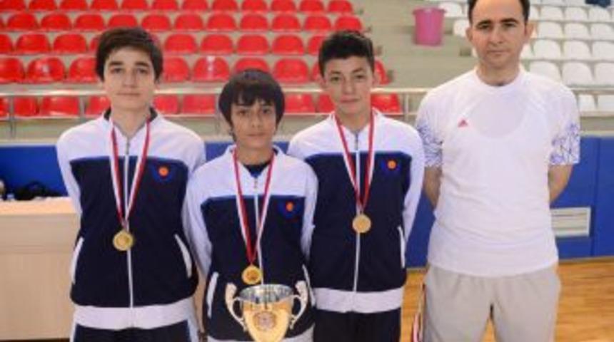 Bur&ccedil; &Ouml;ge Masa Tenisi Takımı T&uuml;rkiye Birincisi Oldu